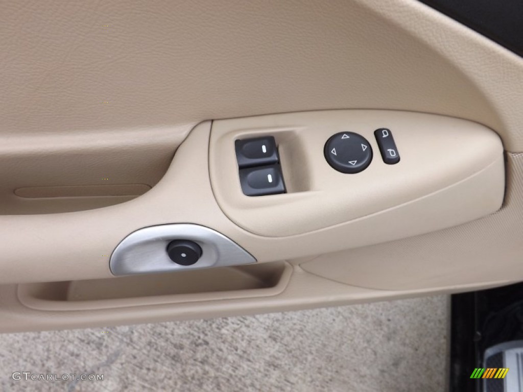 2010 Chevrolet Corvette Convertible Controls Photo #67863916