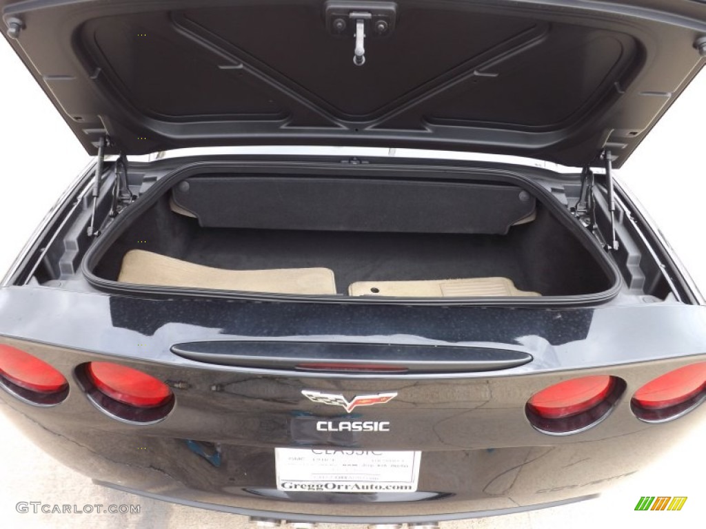 2010 Chevrolet Corvette Convertible Trunk Photo #67863925