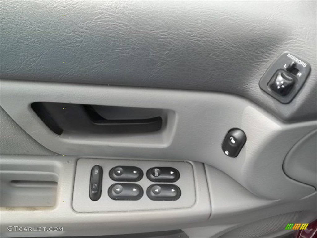 2007 Ford Taurus SE Controls Photo #67865503