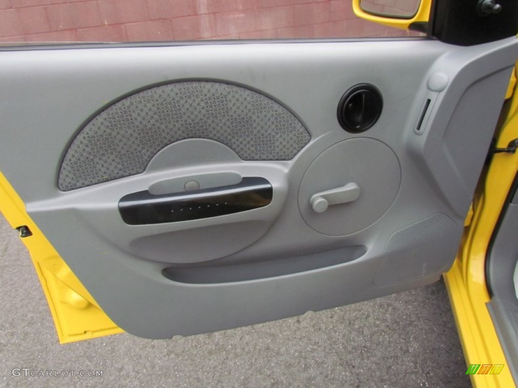2005 Aveo LS Hatchback - Summer Yellow / Gray photo #20