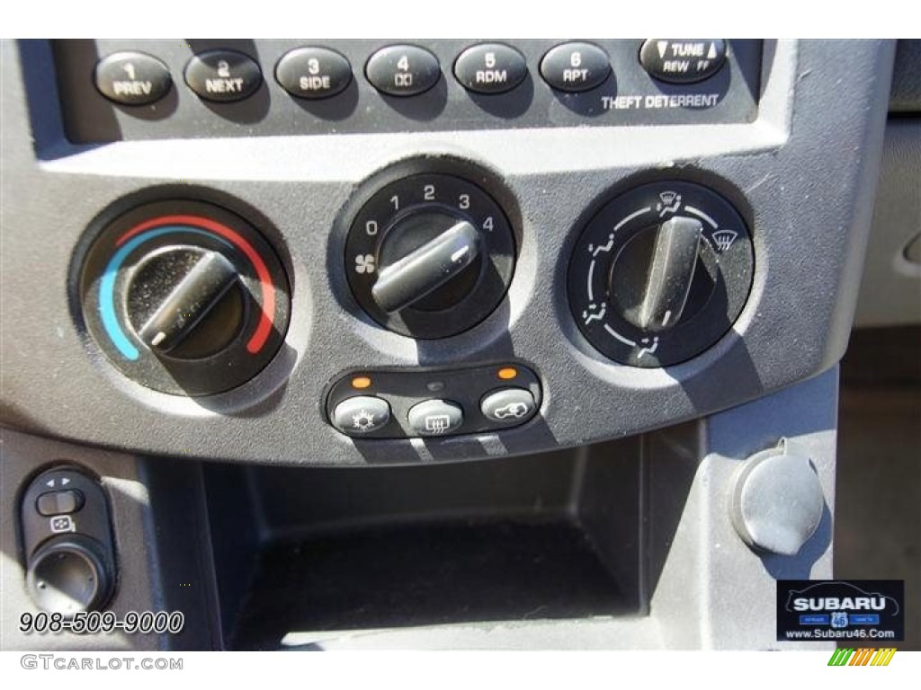 2002 VUE V6 AWD - Black Silver / Gray photo #17