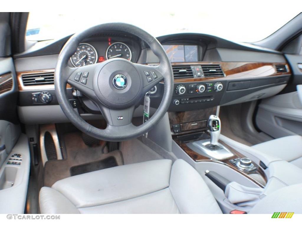 Gray Interior 2010 BMW 5 Series 550i Sedan Photo #67870045