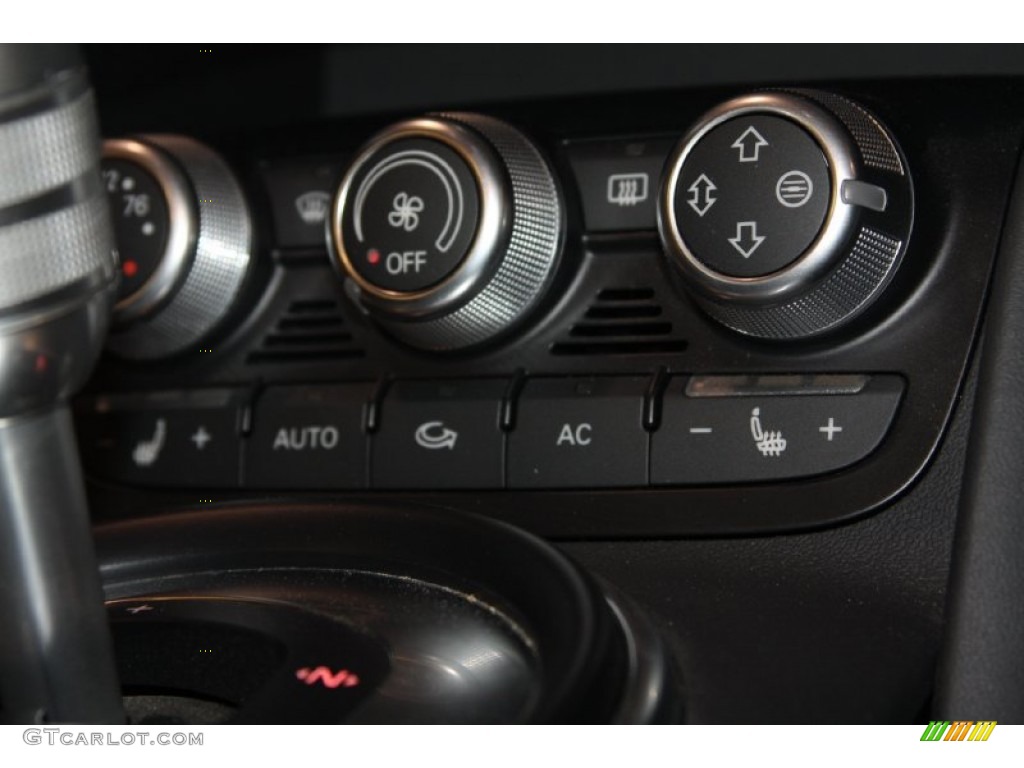 2012 Audi R8 Spyder 5.2 FSI quattro Controls Photo #67871470