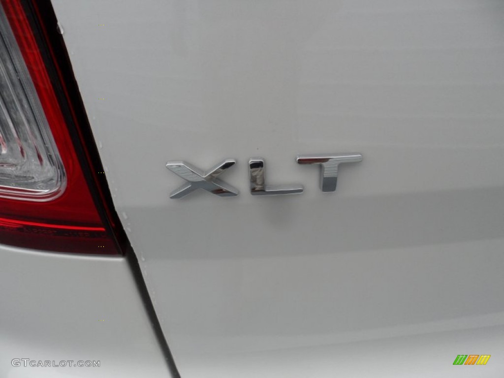 2013 Explorer XLT - White Platinum Tri-Coat / Charcoal Black photo #11