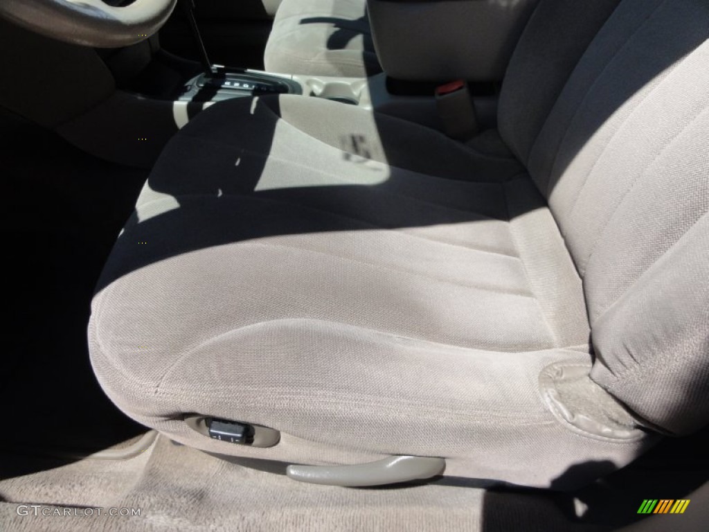 2005 Classic  - Light Driftwood Metallic / Neutral photo #17