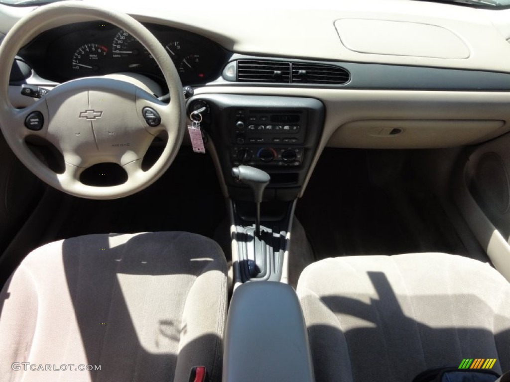 2005 Classic  - Light Driftwood Metallic / Neutral photo #26