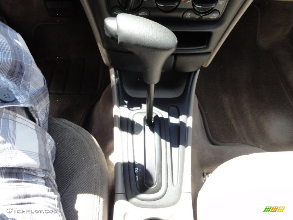 2005 Classic  - Light Driftwood Metallic / Neutral photo #33