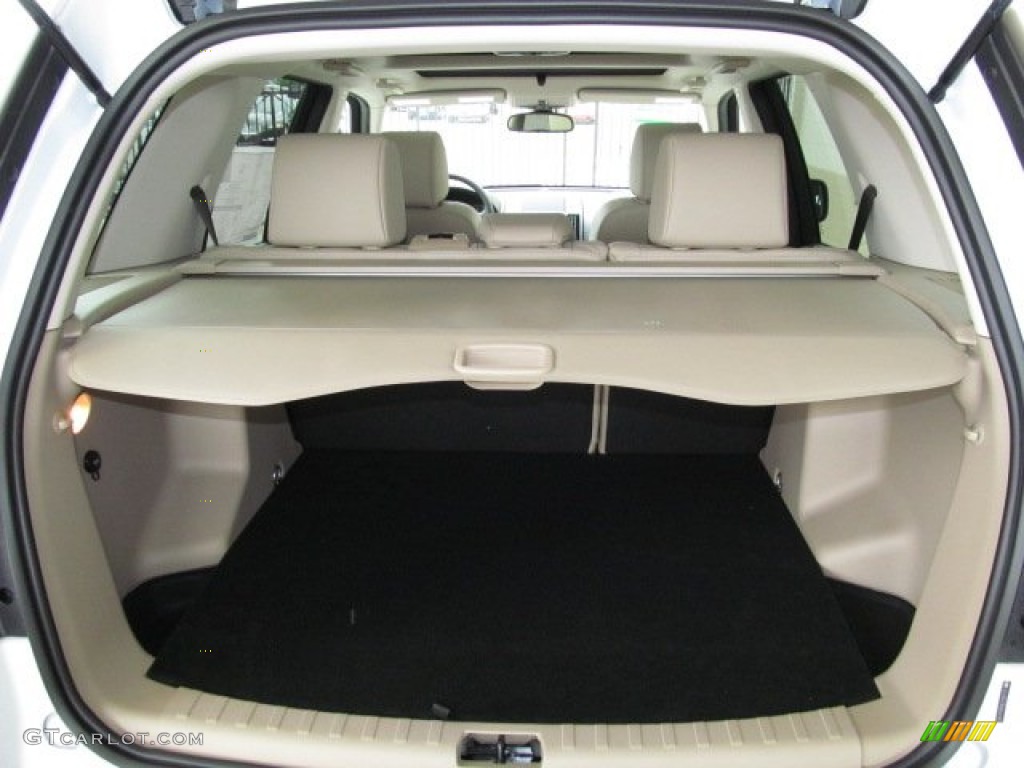 2012 Land Rover LR2 HSE Trunk Photo #67895271