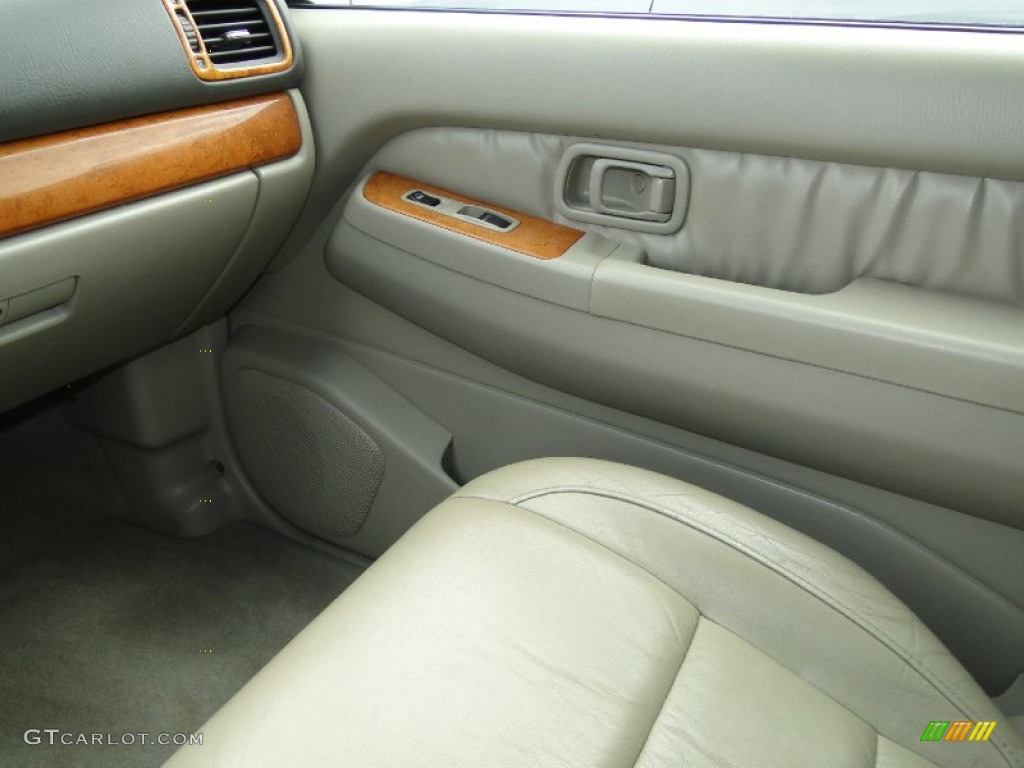 2001 QX4  - Dover White / Graphite photo #22