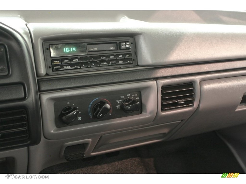 1996 Ford F250 XL Regular Cab Controls Photo #67899591