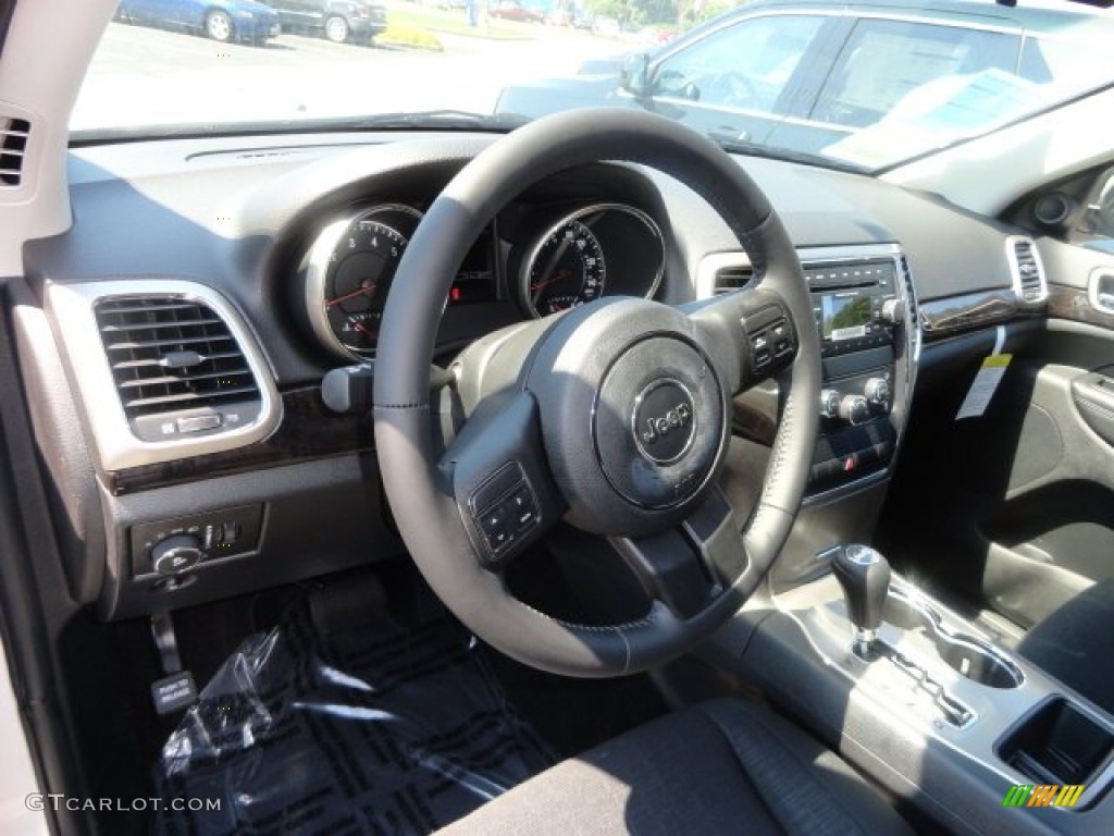 2012 Grand Cherokee Laredo 4x4 - Stone White / Black photo #8