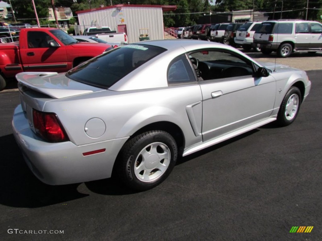 2000 Mustang V6 Coupe - Silver Metallic / Dark Charcoal photo #4