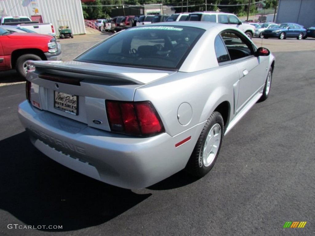 2000 Mustang V6 Coupe - Silver Metallic / Dark Charcoal photo #5