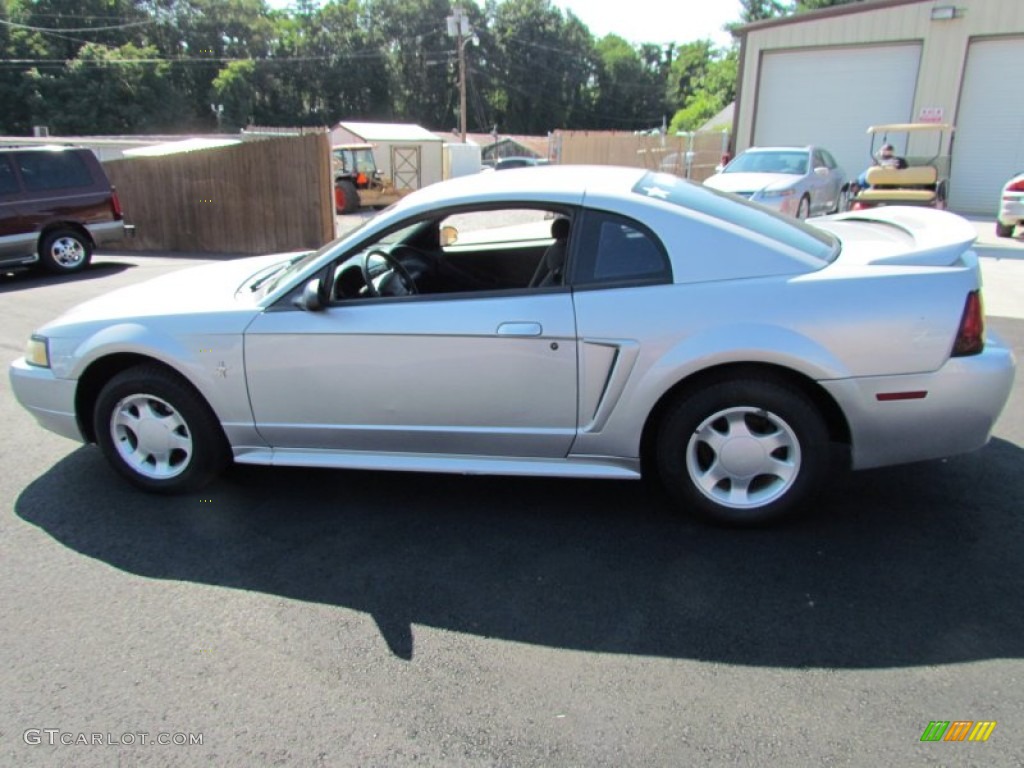 2000 Mustang V6 Coupe - Silver Metallic / Dark Charcoal photo #8