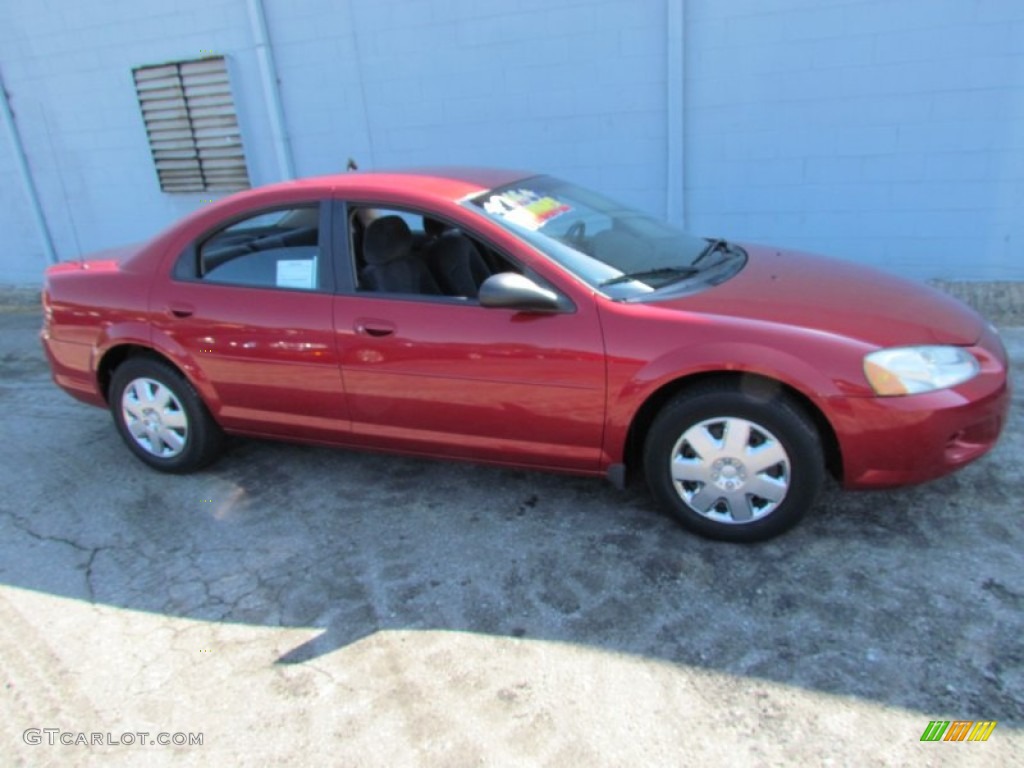 2002 Stratus SE Sedan - Inferno Red Pearl / Sandstone photo #2