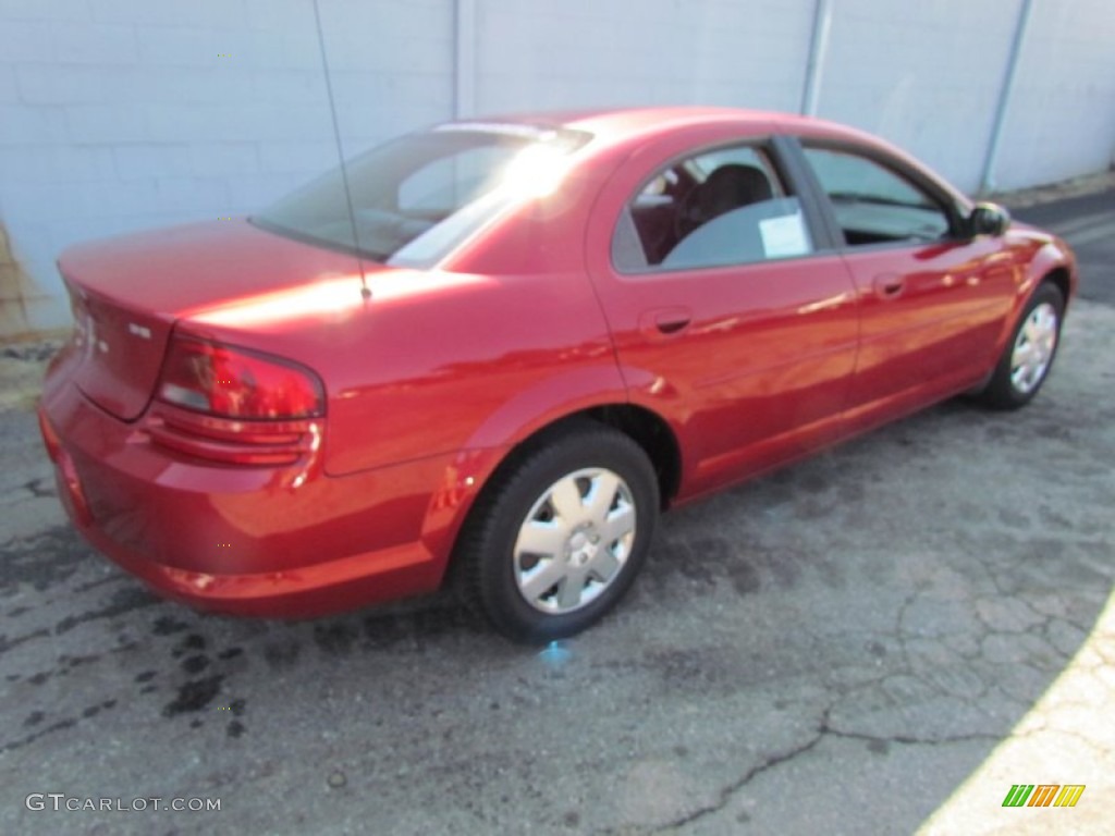 2002 Stratus SE Sedan - Inferno Red Pearl / Sandstone photo #4