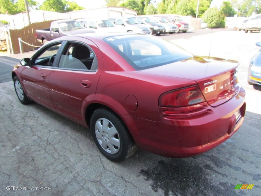 2002 Stratus SE Sedan - Inferno Red Pearl / Sandstone photo #7