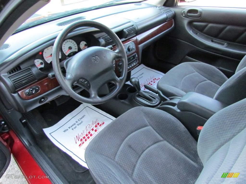 Sandstone Interior 2002 Dodge Stratus SE Sedan Photo #67906253