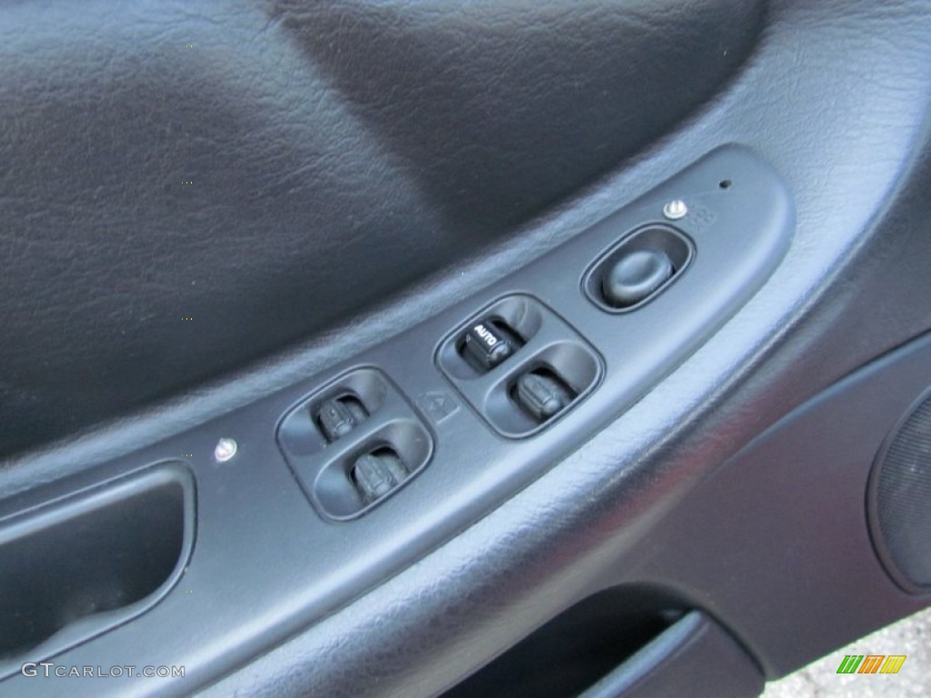 2002 Stratus SE Sedan - Inferno Red Pearl / Sandstone photo #22