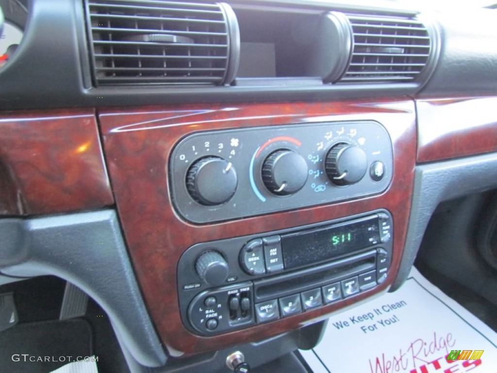 2002 Dodge Stratus SE Sedan Controls Photos