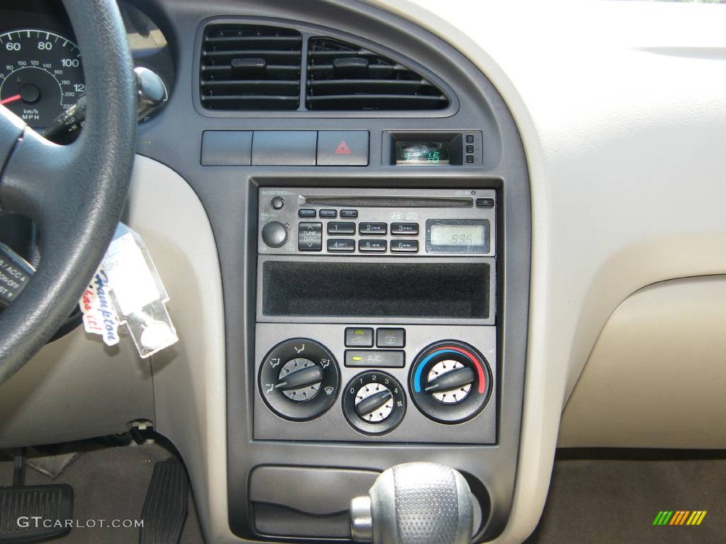 2002 Elantra GLS Sedan - Champagne Beige / Beige photo #6