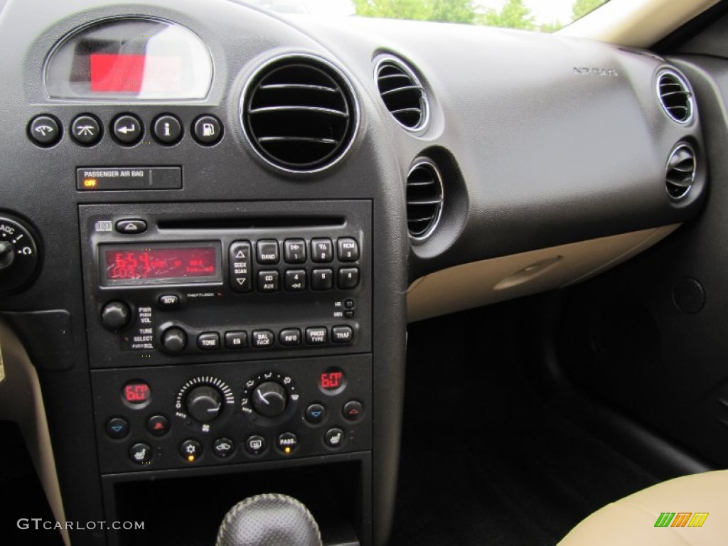 2008 Pontiac Grand Prix GXP Sedan Controls Photo #67909520