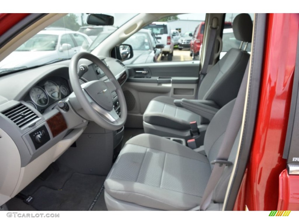 2010 Town & Country LX - Inferno Red Crystal Pearl / Medium Slate Gray/Light Shale photo #15