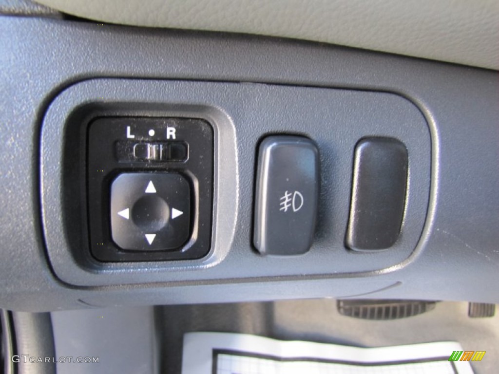 2009 Mitsubishi Eclipse Spyder GS Controls Photo #67910681