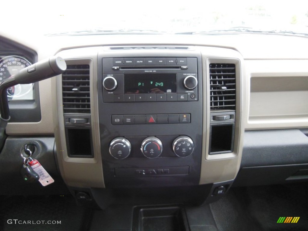 2010 Ram 2500 ST Crew Cab 4x4 - Austin Tan Pearl / Dark Slate/Medium Graystone photo #17