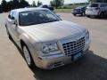Linen Gold Metallic - 300 C HEMI Photo No. 4