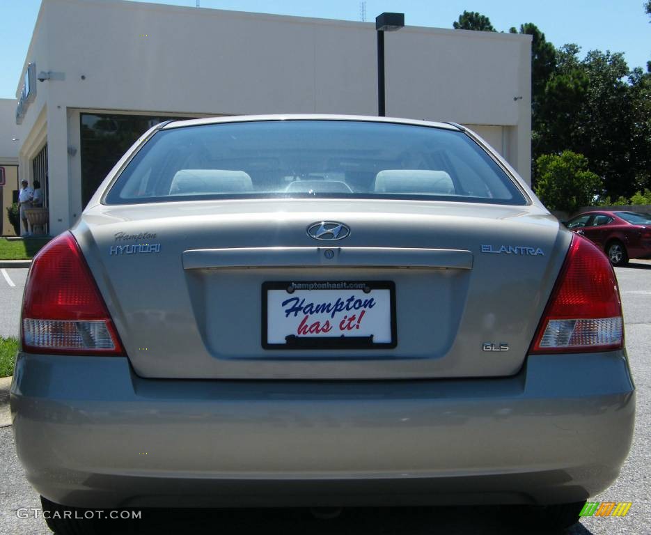 2002 Elantra GLS Sedan - Champagne Beige / Beige photo #11