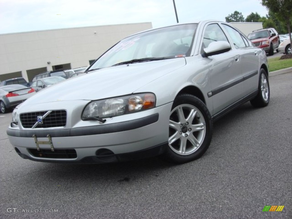 2002 S60 2.4T - Silver Metallic / Taupe/Light Taupe photo #1