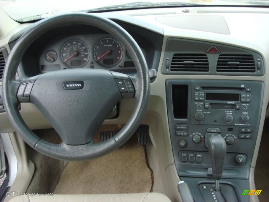 2002 Volvo S60 2.4T Taupe/Light Taupe Dashboard Photo #67919420