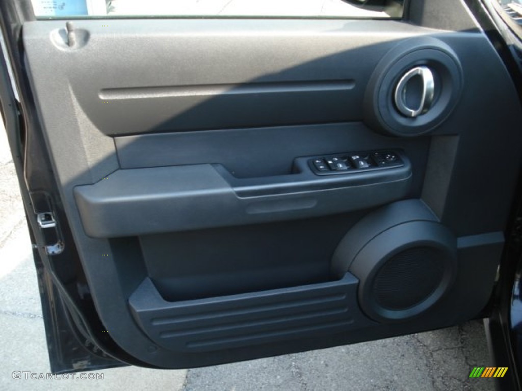 2011 Nitro Heat 4x4 - Blackberry Pearl / Dark Slate Gray photo #24