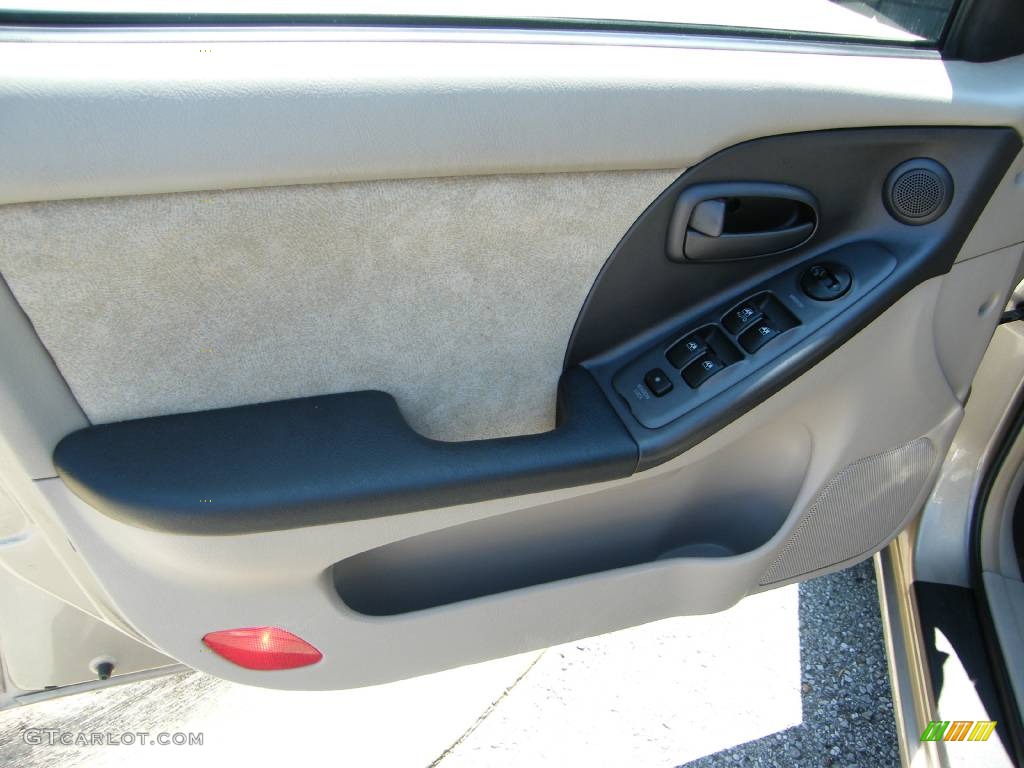 2002 Elantra GLS Sedan - Champagne Beige / Beige photo #18
