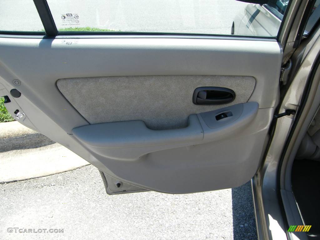 2002 Elantra GLS Sedan - Champagne Beige / Beige photo #22