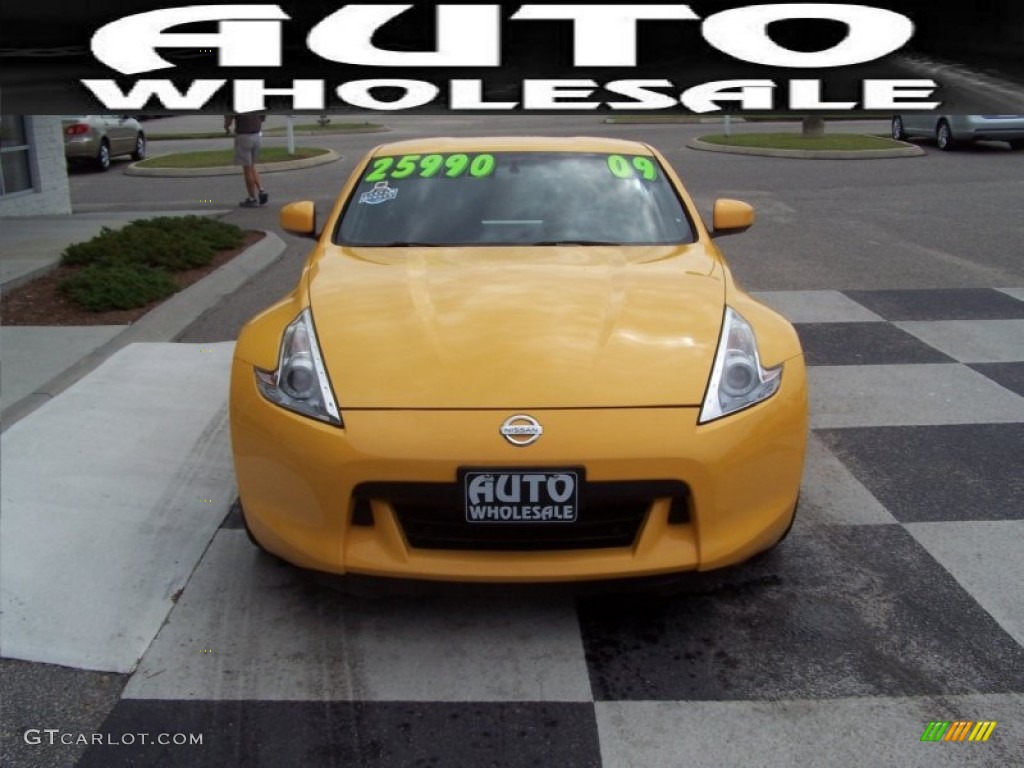 2009 370Z Sport Coupe - Chicane Yellow / Black Cloth photo #2