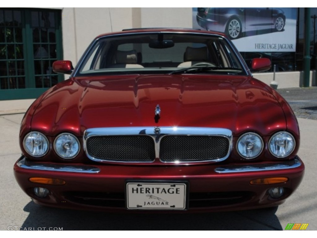 2002 XJ XJ8 - Carnival Red Metallic / Cashmere photo #2