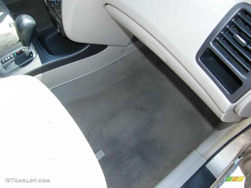 2002 Elantra GLS Sedan - Champagne Beige / Beige photo #26