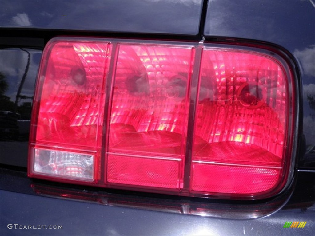 2006 Mustang V6 Deluxe Coupe - Black / Dark Charcoal photo #17