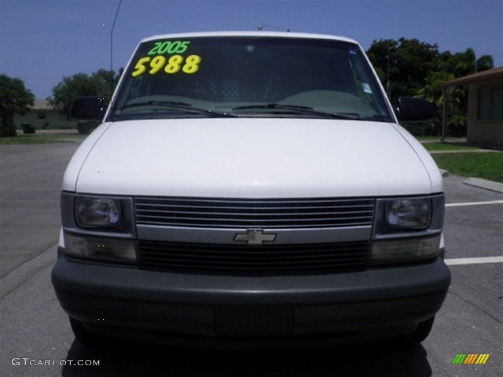 2005 Astro Cargo Van - Summit White / Medium Gray photo #3