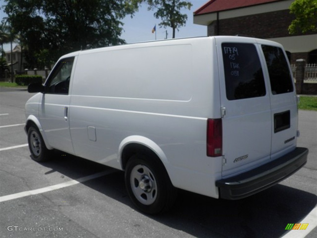 2005 Astro Cargo Van - Summit White / Medium Gray photo #7