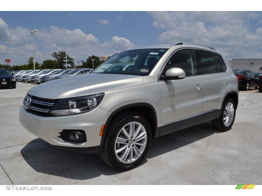 Reflex Silver Metallic 2013 Volkswagen Tiguan SE 4Motion Exterior Photo #67930615