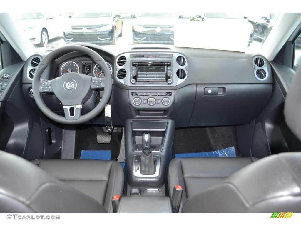 2013 Volkswagen Tiguan SE 4Motion Black Dashboard Photo #67930982