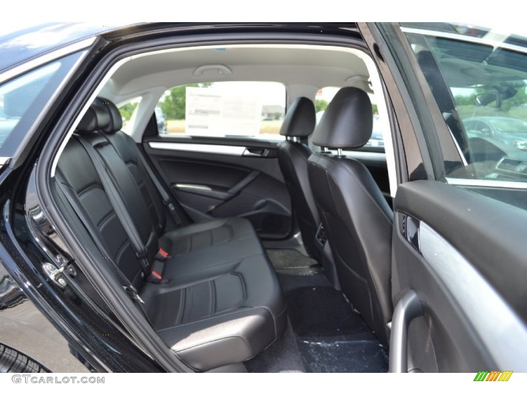 Titan Black Interior 2013 Volkswagen Passat 2.5L SE Photo #67931203