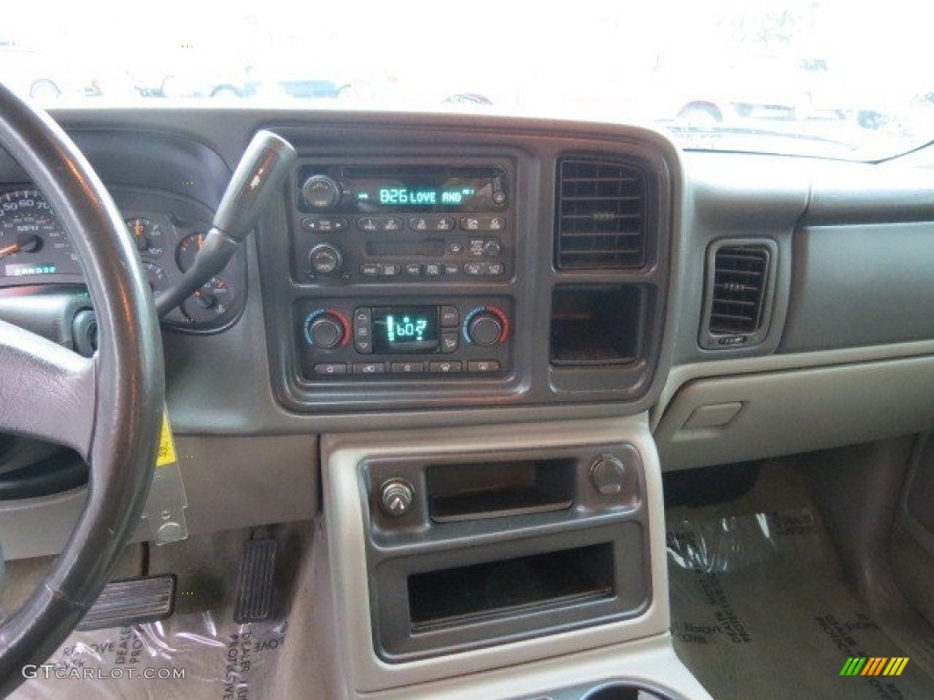 2004 Suburban 1500 LS 4x4 - Dark Green Metallic / Gray/Dark Charcoal photo #17