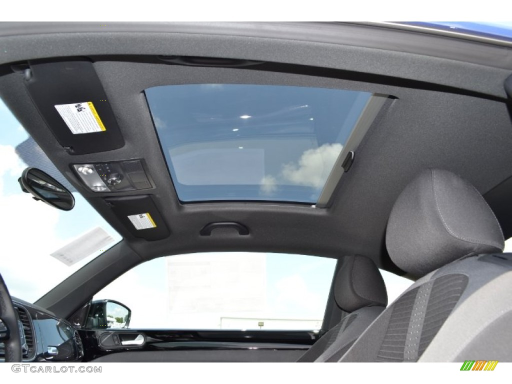 2012 Volkswagen Beetle Turbo Sunroof Photo #67932761