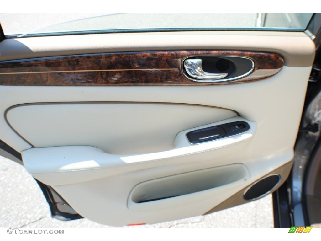 2009 Jaguar XJ Vanden Plas Champagne/Mocha Door Panel Photo #67939097