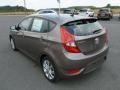 2013 Mocha Bronze Hyundai Accent SE 5 Door  photo #5