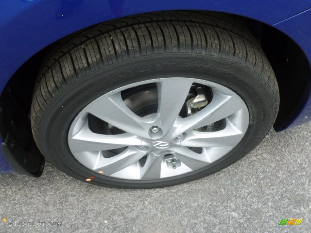 2013 Hyundai Accent GLS 4 Door Wheel Photo #67940759